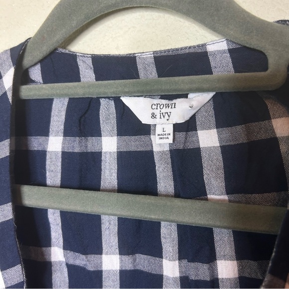 Crown & Ivy Navy Checkered Blouse Size Large - Picture 4 of 8